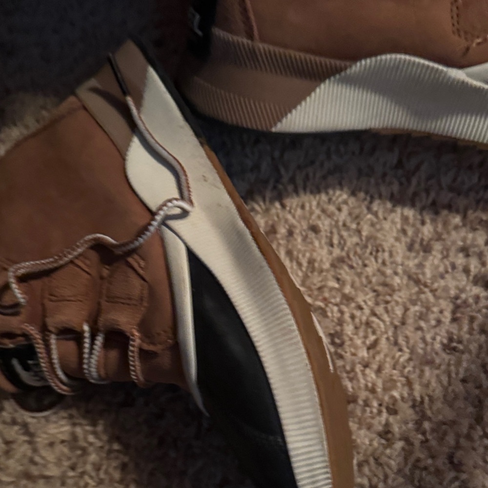 Sorel Tan and Black Outdoor Boots - Picture 2 of 7